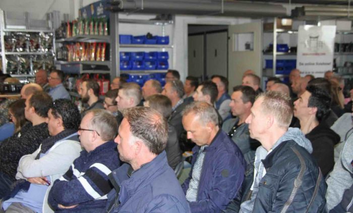 Tackle van de trickle, 60 ton rotsen en Koi ontwikkeling in Vianen