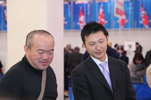 Daisuke Maeda memandang dengan penuh penghargaan pada Lions Queen - Momotaro SHowa yang mungkin memberinya momen paling membanggakan dalam hidupnya sebagai seorang breeder